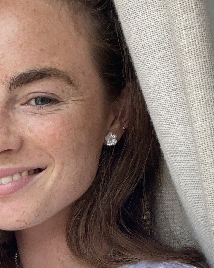 Shell Flower - Studs - Earrings - Stainless Steel